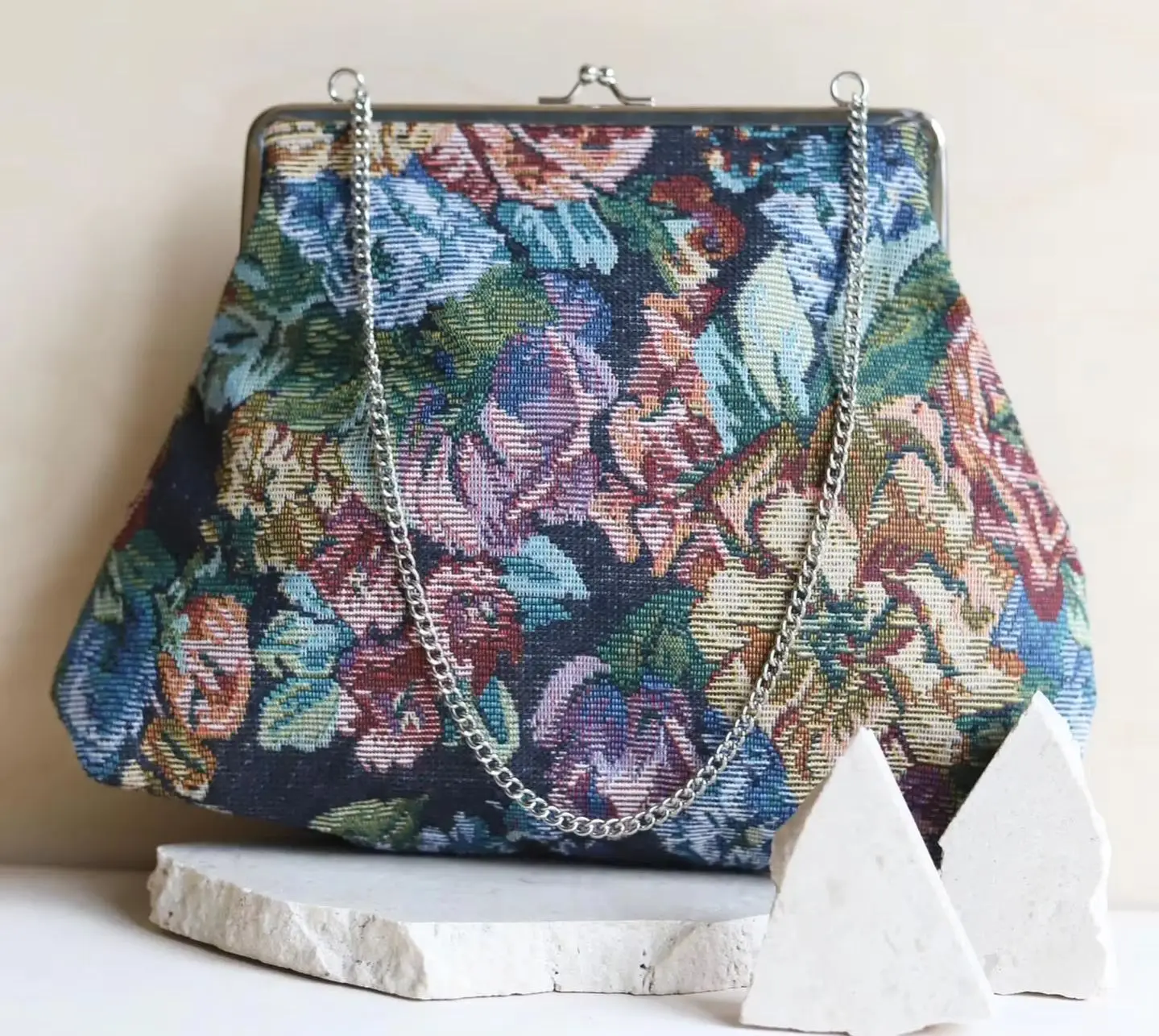 Lost in Vintage Floral Tapestry Bag Evening Clutch Kiss Lock Metal Frame Bag Evening Clutch Flowers Hasp Purse 25x20cmx6cm