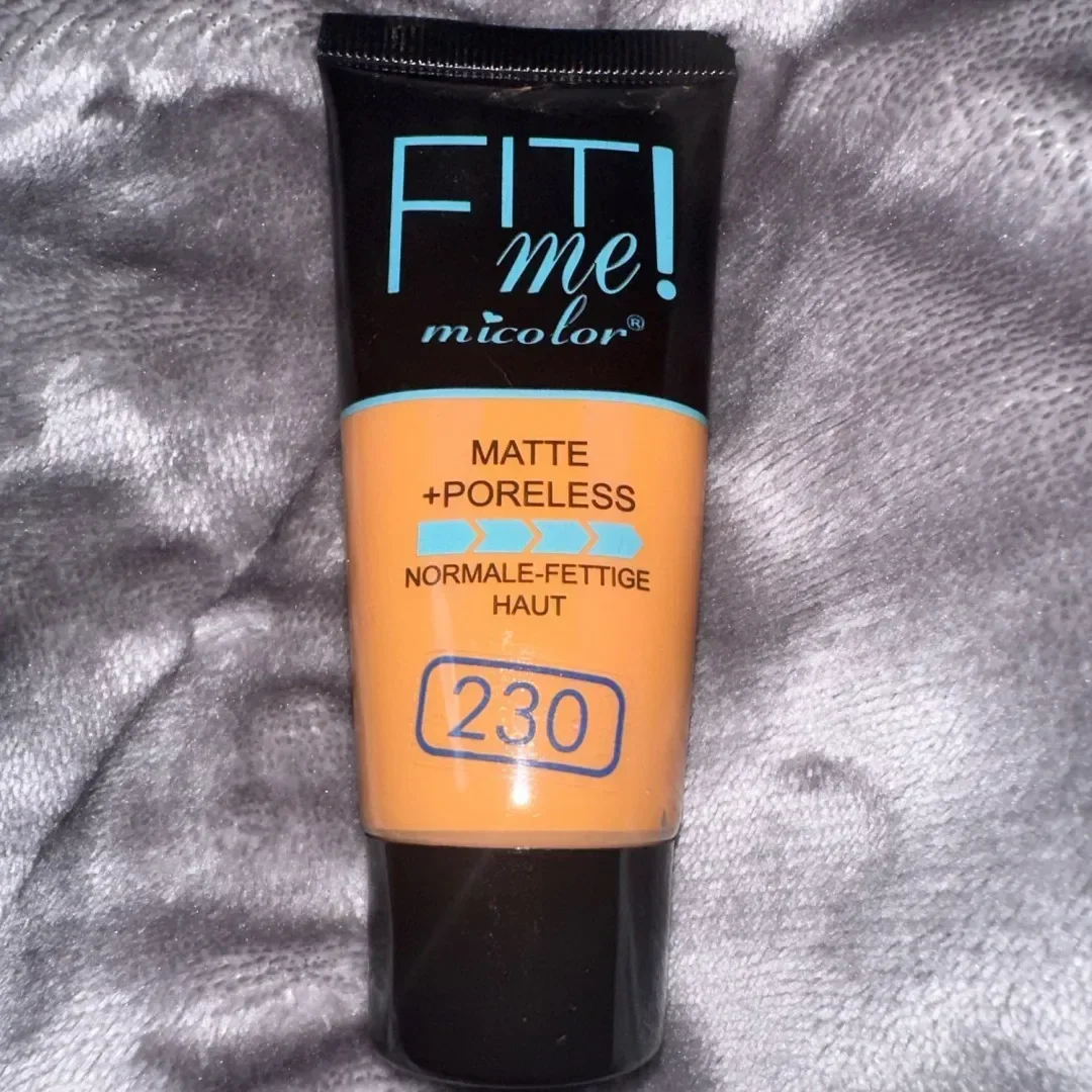 黒人女性向けオイリー肌・乾燥肌用コンシーラー、プライマー、フェイスベースメイクアップ、フィットミーメイクアップクリームファンデーションコンシーラー