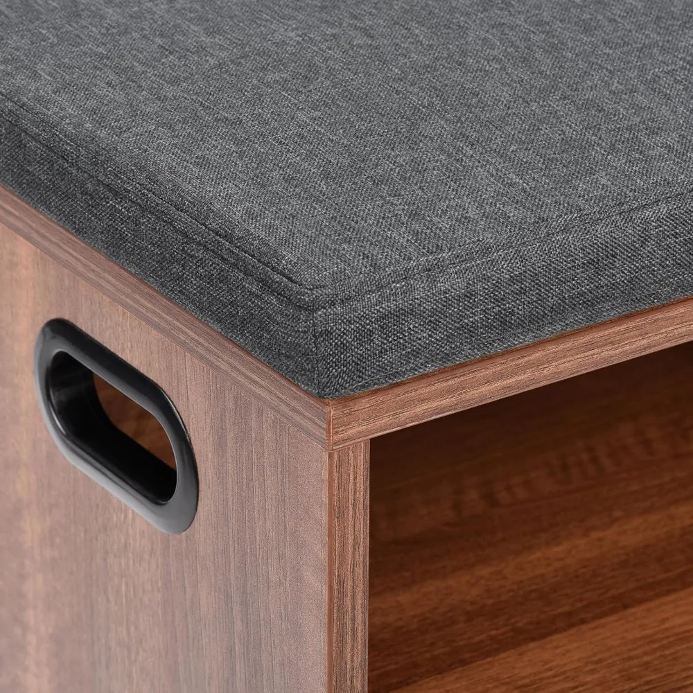 مقعد أحذية مبطن مدمج مع مساحة تخزين للمدخل