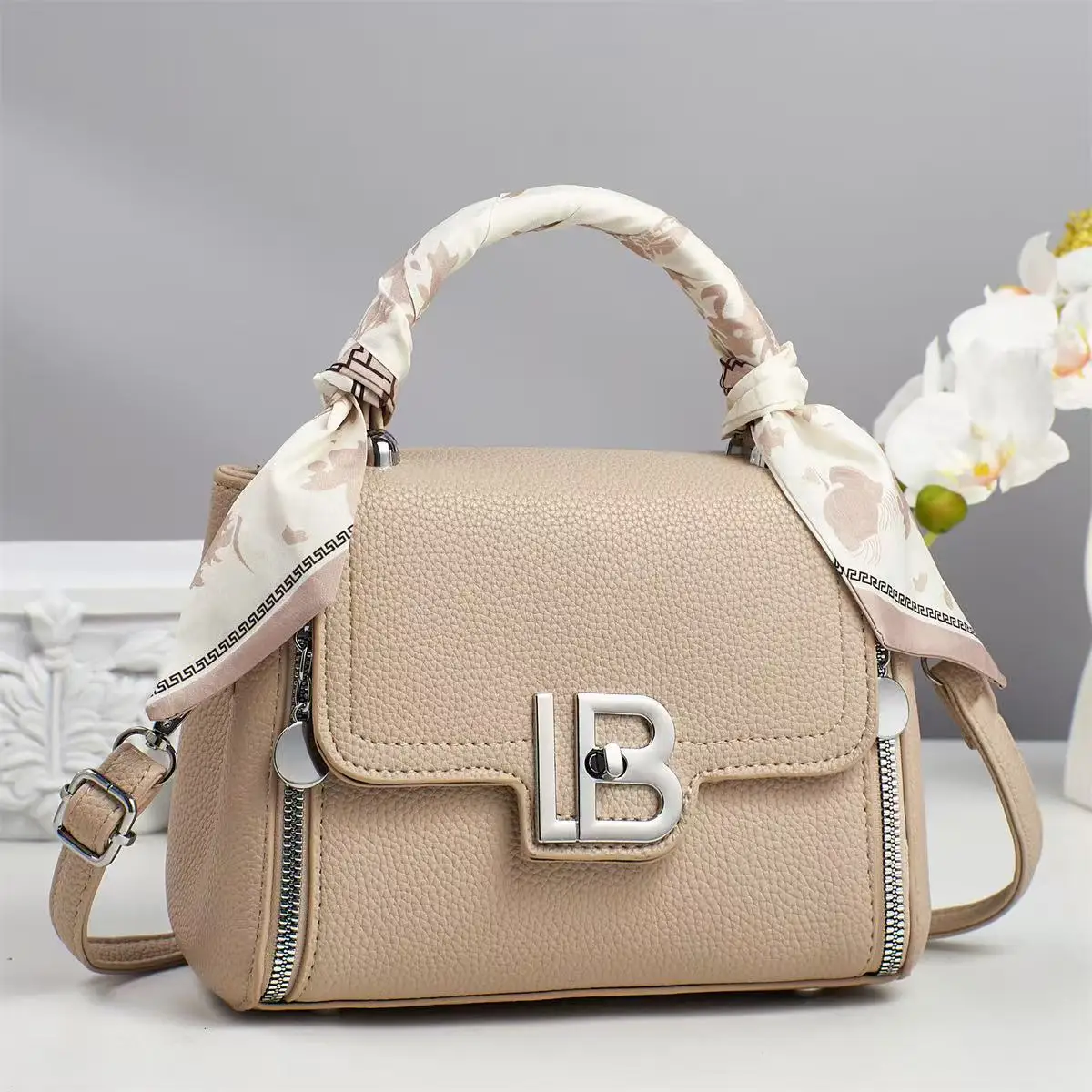 

Новая модная сумка через плечо из мягкой кожи 2025 года, легкая женская сумка-кроссбоди, универсальная летняя сумка с качественной текстурой