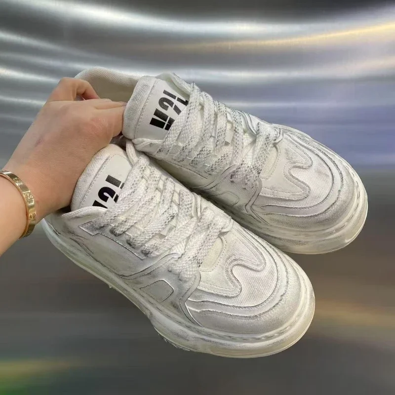 Мужская повседневная прогулочная обувь, модная легкая кожаная повседневная обувь на платформе 2024, нескользящая спортивная уличная маленькая белая обувь