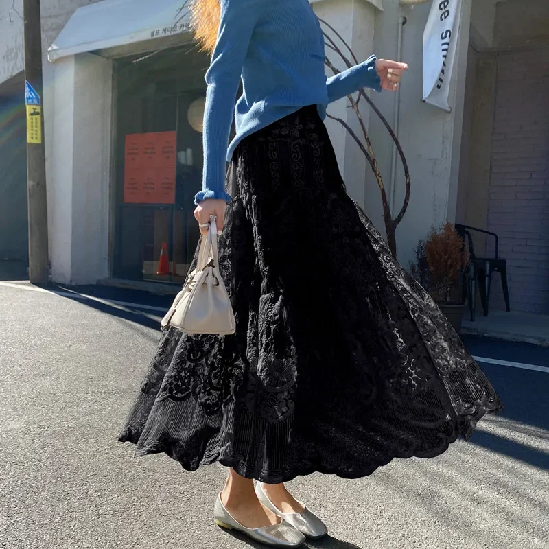 Autumn and Winter Women's New Heavy Industry Hollow Embroidery Lace High Waist and Thin Long Skirt