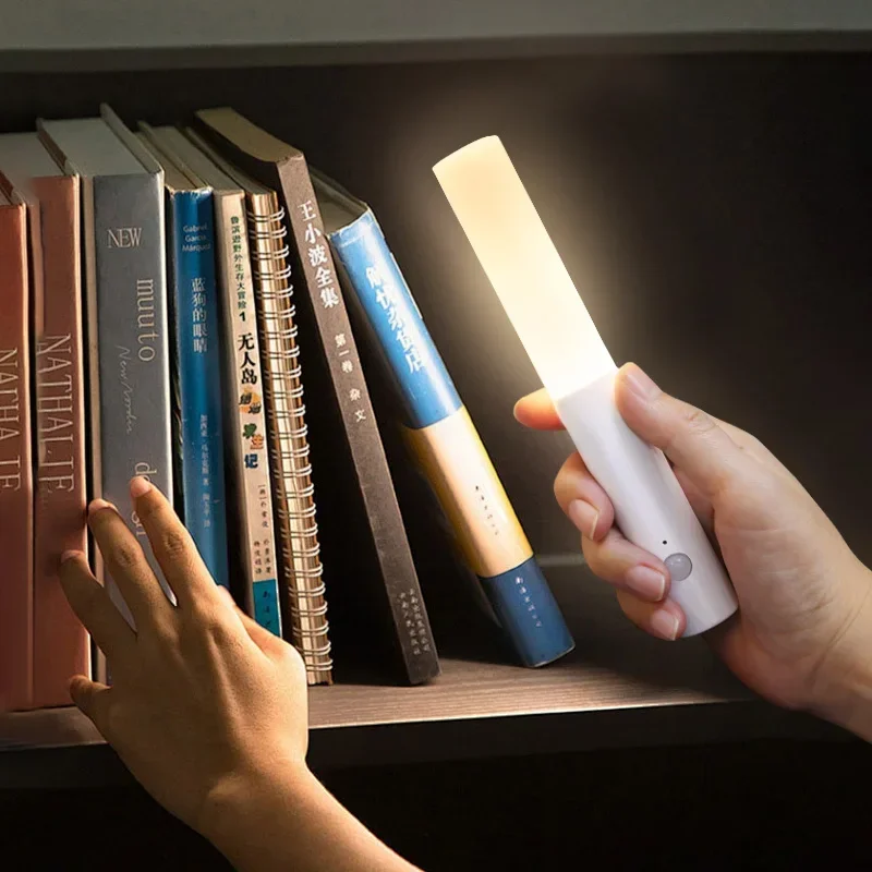 Lampada da parete a induzione magnetica wireless ricaricabile con luce notturna a LED con sensore di movimento per armadio per scale da camera da letto per interni