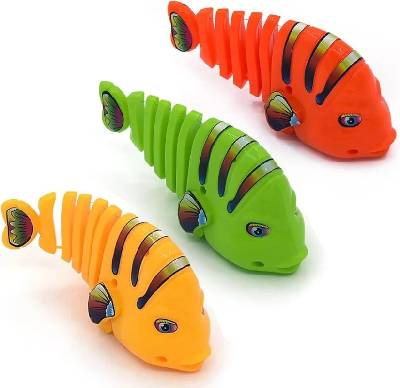 

3 PCS Plastic Wind-Up Wiggle Fish Toys, Clockwork Swinging Cartoon Fish Toys, 360° Rotating Baby Wind Up Cat Pet Plastic Toy