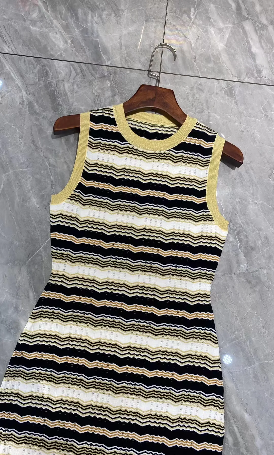 2 Colors Women's Striped Knitted Dress Round Neck Sleeveless Fashion Ladies Midi Robe