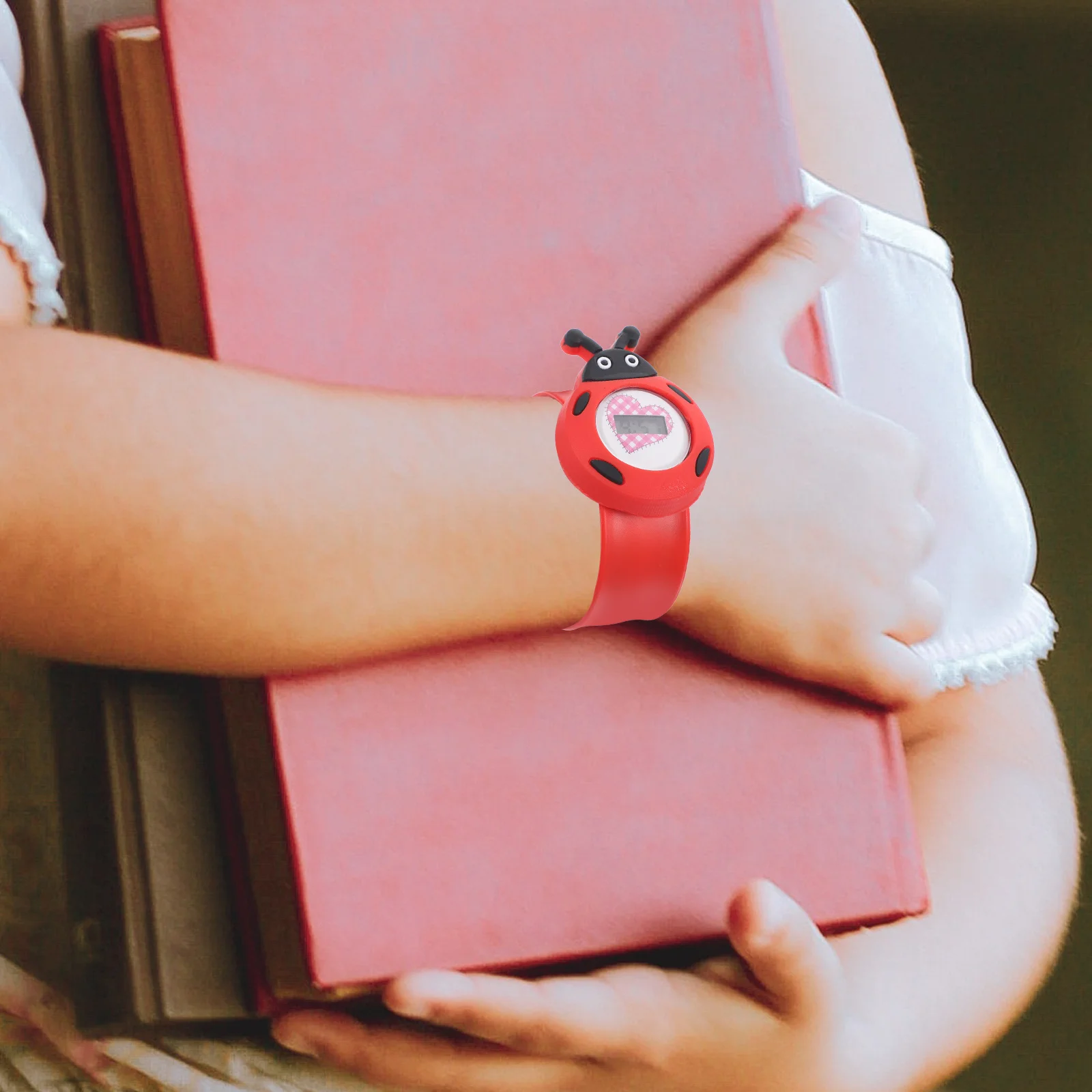 3 szt. Silikonowe zegarki elektroniczne z kreskówkowymi wzorami, przezroczyste, z arabskimi cyframi, urocze zegarki do klepania dla uczniów