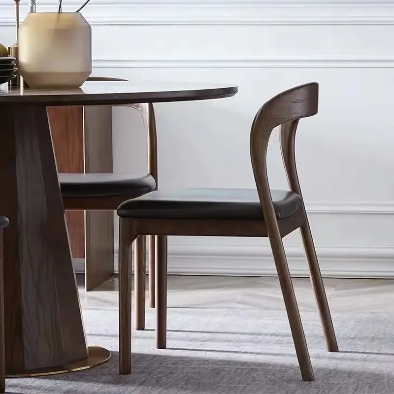 كراسي طعام للدراسة باللون البني كرسي أنيق وبسيط لغرفة الاجتماعات وكراسي تناول الطعام في صالونات التجميل بتصميم Poltrona أثاث المطبخ