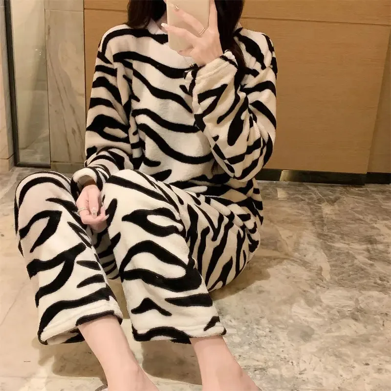 Zebra Striped Coral Velvet Pajamas 2 Pieces Set Women\'s Fall and Winter New Homewear Suit Padded and Thickened Warm Clothes