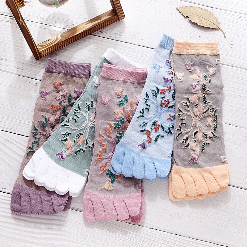 Toe Socks Women Mid-Tube Cotton Three-dimensional Small Flower 5 Finger Socks Harajuku Kawaii Women Socks