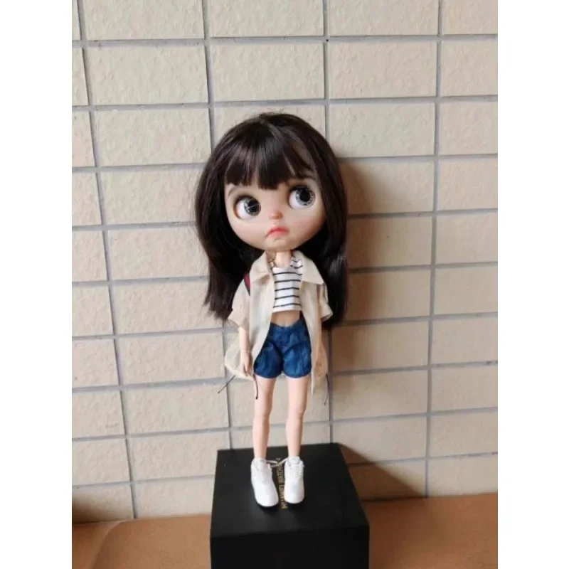 고품질 YJ570 디자인 스타일의 의류 세트는 ob24 blythee 인형 액세서리를 선택하는 데 재미있습니다.