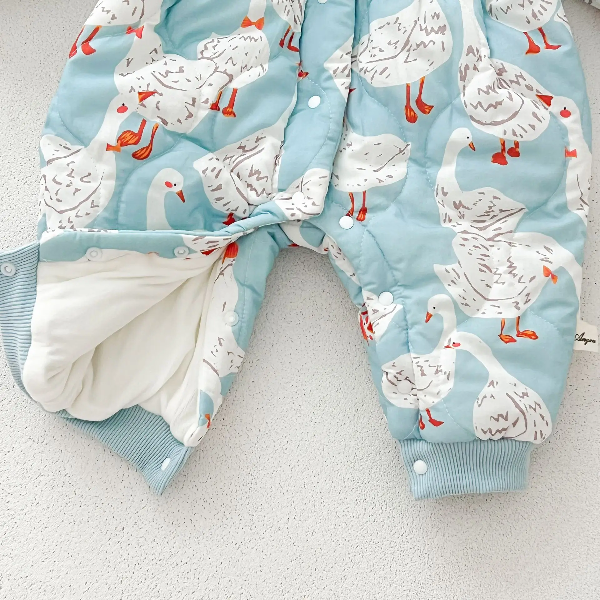 2024 Winter Newborn Baby Thickened Jumpsuit Female Baby 0-2 Years Old Going Out and Onepiece Fashion Baby Clothing