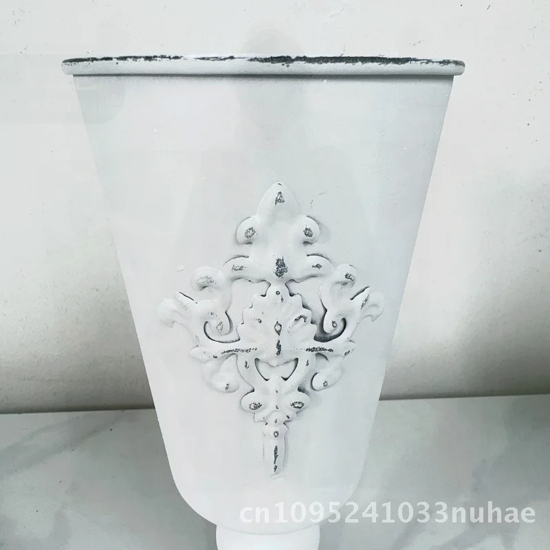 

Retro European Style White Wrought Iron Tall Vase Handcrafted Metal Flower Arrangement Ornament for Wedding Banquet Photography