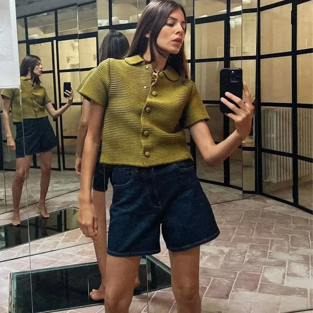 

Women's Fashion, Slimming, Leisure, Versatile Button Collar, Bag Buckle, Short Sleeve Sweater