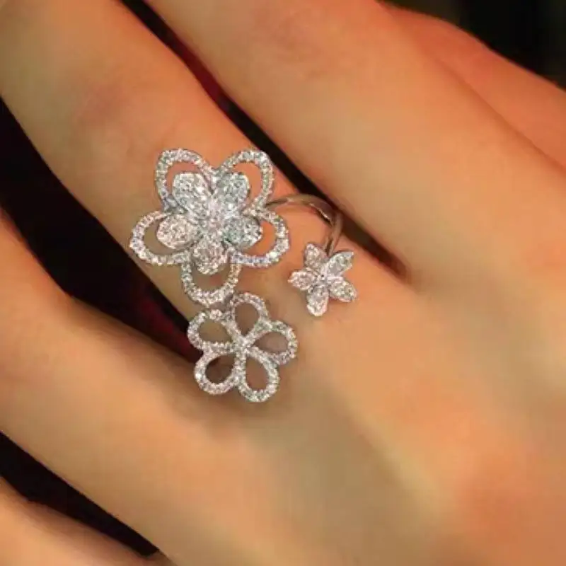 Huitan Zarter, blumenförmiger Damen-Öffnungsring im frischen Stil, Verlobungs- und Party-Accessoires mit brillantem CZ-Schmuck für Damen, trendiger Schmuck