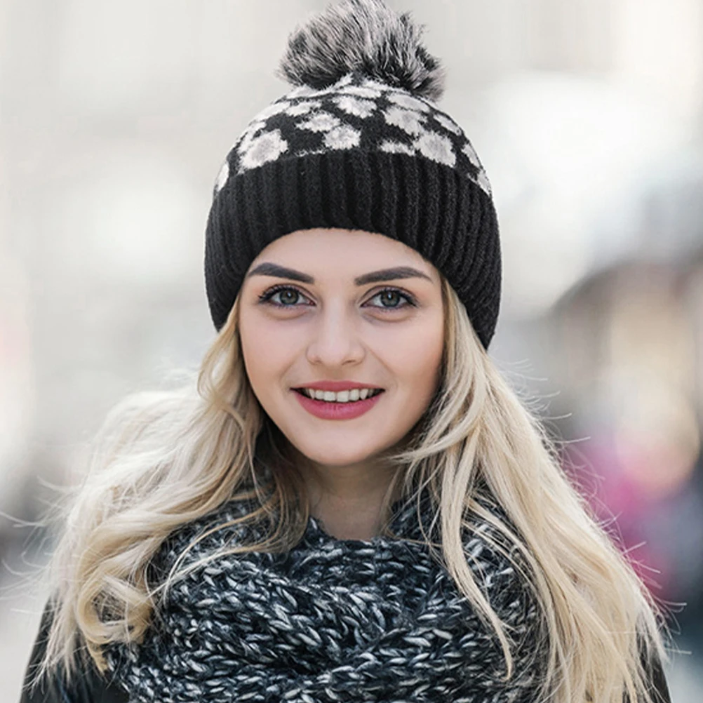 

Leopard Print Winter Knitted Pom Warm Woolen Beanie Stylish Lightweight Foldable Stretchy Comfortable Women'S Ear Warmer Warm