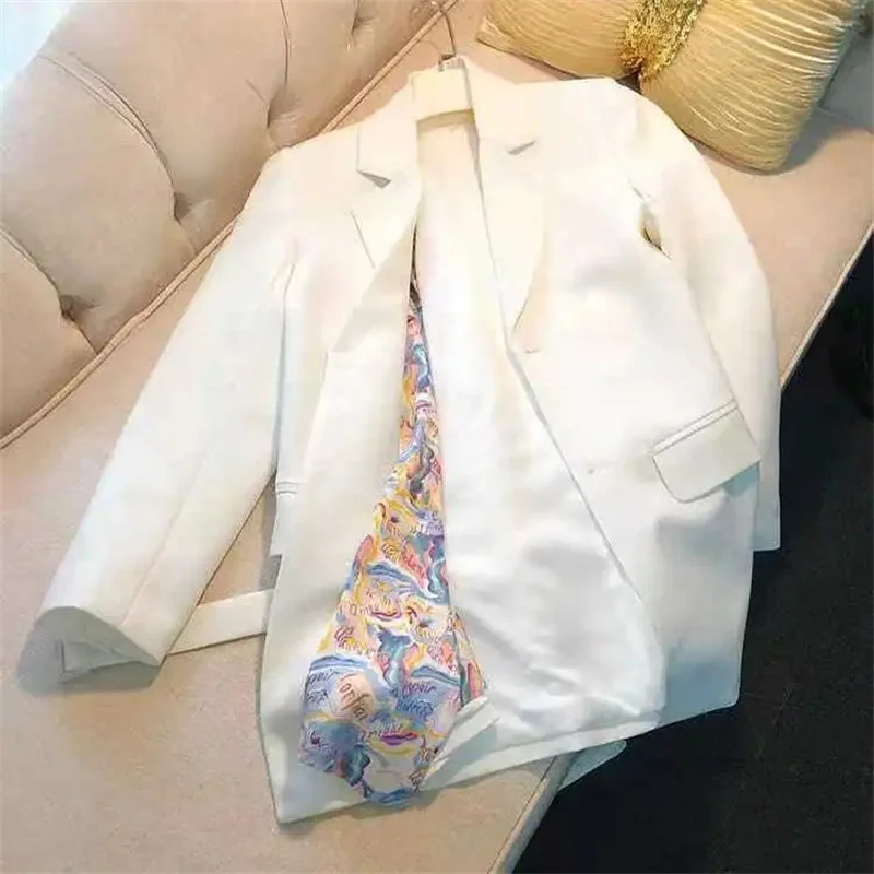 2023 Spring Autumn New Fashion Fried Street Small Suit Jacket Femininity French Niche Silk Scarf Design Sense White Suit Tide