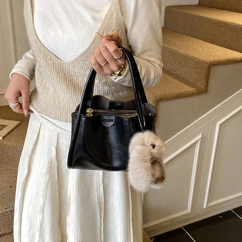 

Stylish Women's Leather Crossbody Bag Classic Elegant Design By Famous Designer Luxury Brand For Ladies Handbags