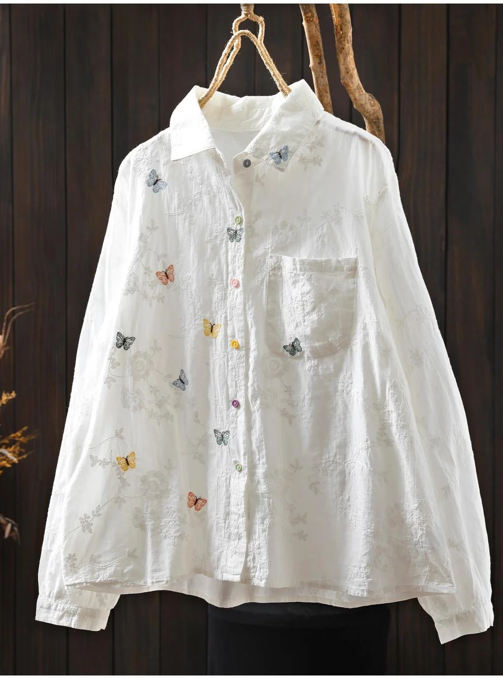 เสื้อผู้หญิงสไตล์เกาหลี ลายปักผีเสื้อ แต่งลูกไม้ เสื้อเชิ้ตและเสื้อเบลาส์สำหรับผู้หญิง แขนยาว
