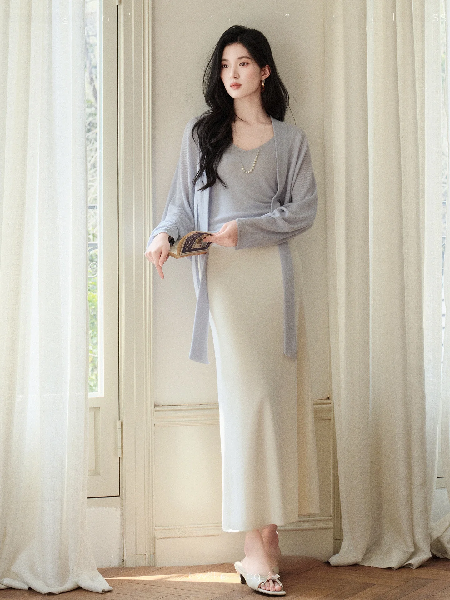 

Cloud Peak Mixed Fiber Silk Knitted Set with Open Cardigan High Waist Skirt Inner Wear Gentle Summer Fashion Women's Ens...