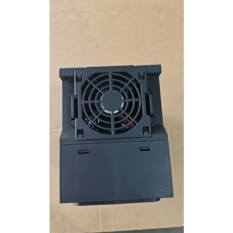 11KW 380V AC/DC dual-purpose frequency converter off grid heavy-duty motor speed controller