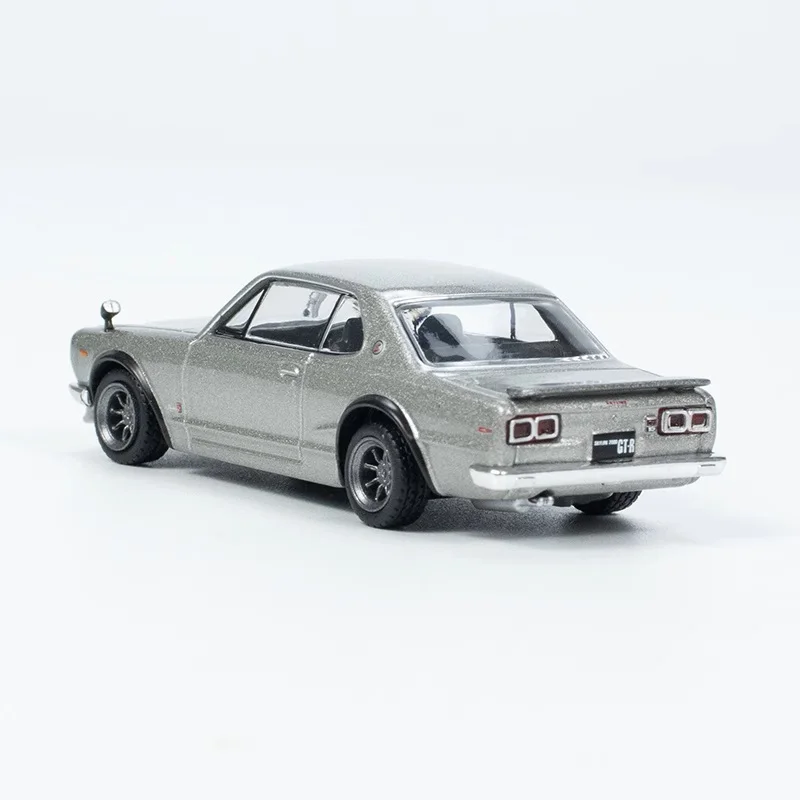 Tarmac Works 1:64 Skyline 2000 GT-R KPGC10 Silver Diecast Model Car