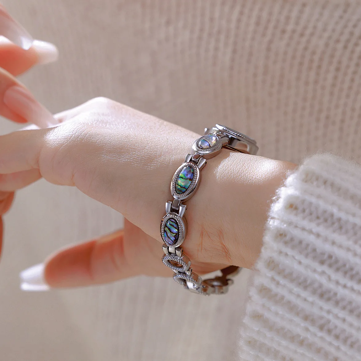 2025 Relojes para mujer, pulsera Vintage elegante con piedras preciosas naturales, esfera pequeña ovalada, reloj de cuarzo para mujer, regalo para novia y pareja