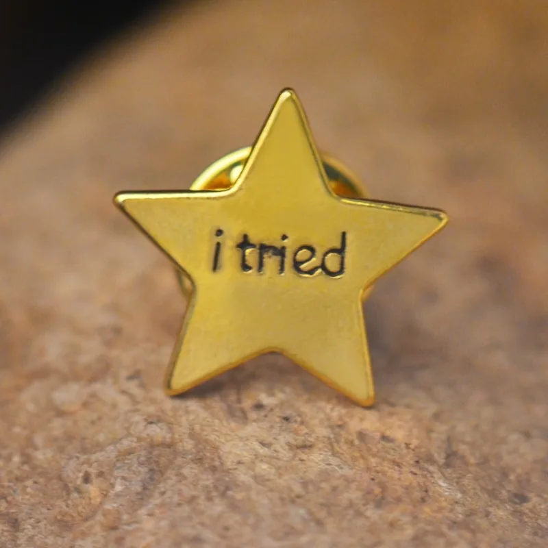 5pcs Versatile Golden-Tone Star Brooch with Lettering - Chic 'I Tried' Fashion Accessory for All Seasons