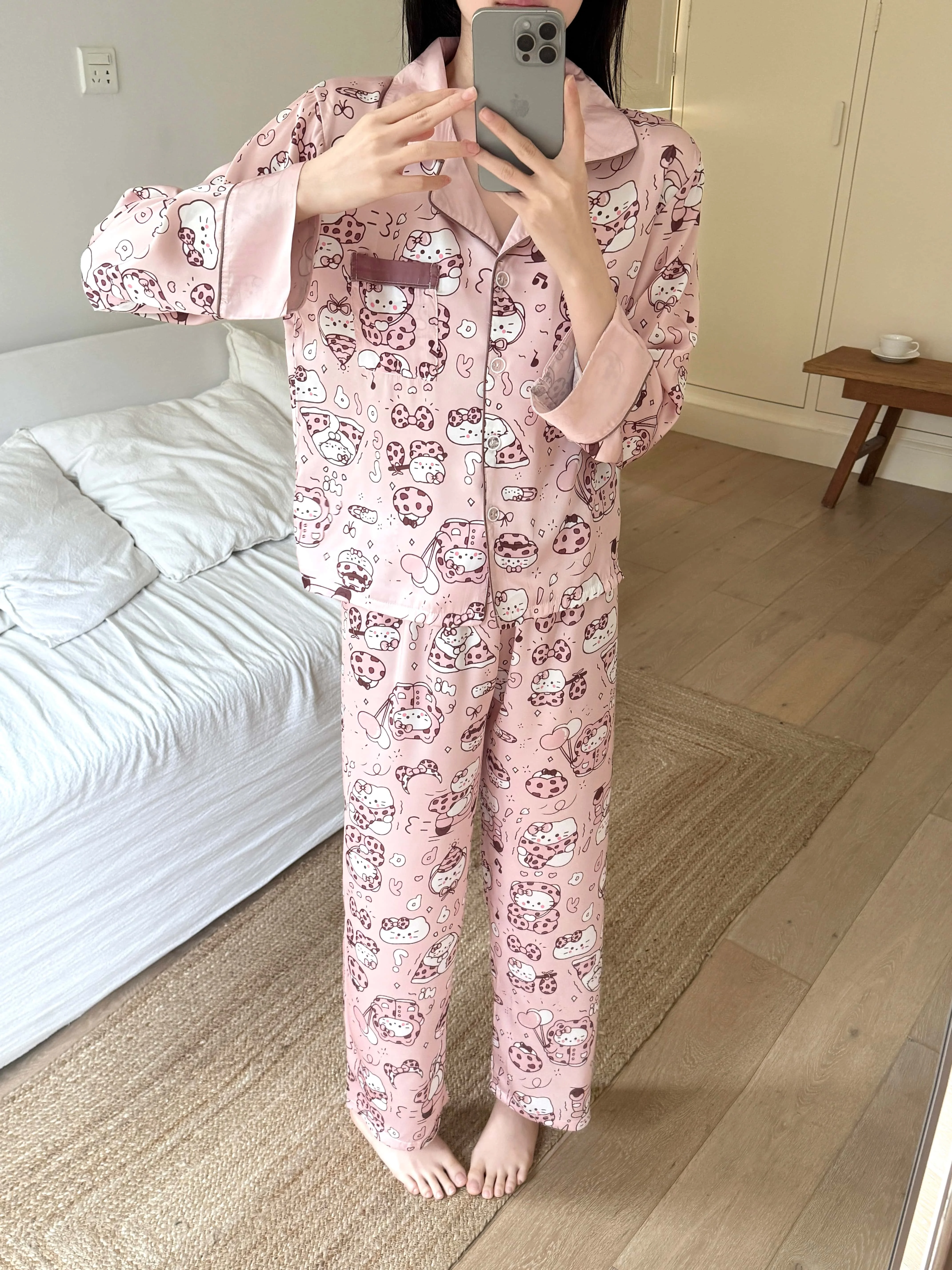 

Hello Kitty для девочек-подростков, пижамный комплект из ледяного шелка во французском стиле, зимний пижамный комплект с длинными рукавами, милая домашняя одежда с героями мультфильмов, кавайная одежда для дома, наряд