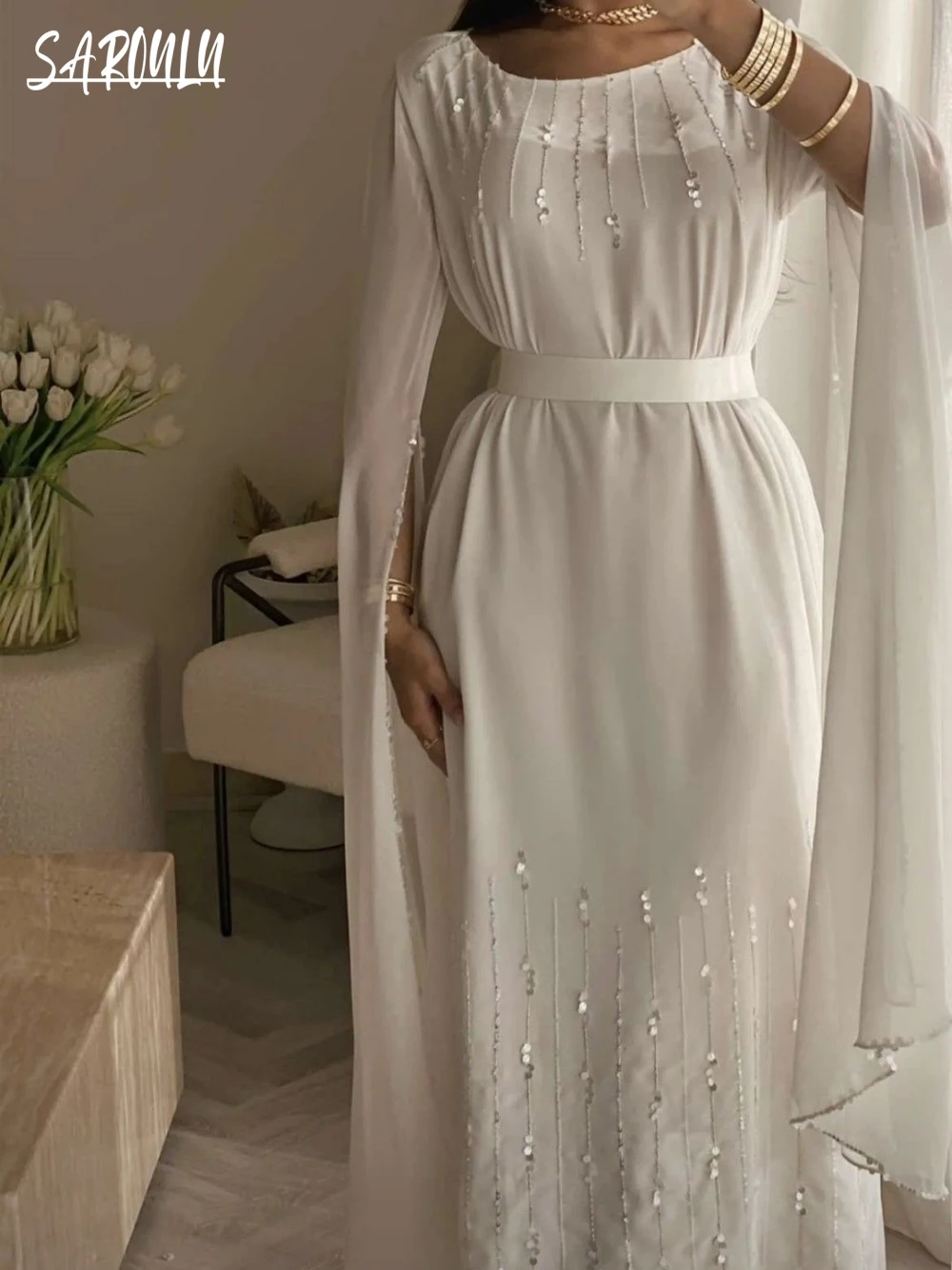 Arabische O-Ausschnitt Abendkleider elegante Mode Mütze Ärmel Brautkleid weiße Pailletten bodenlangen Kleid Robe de Mariée