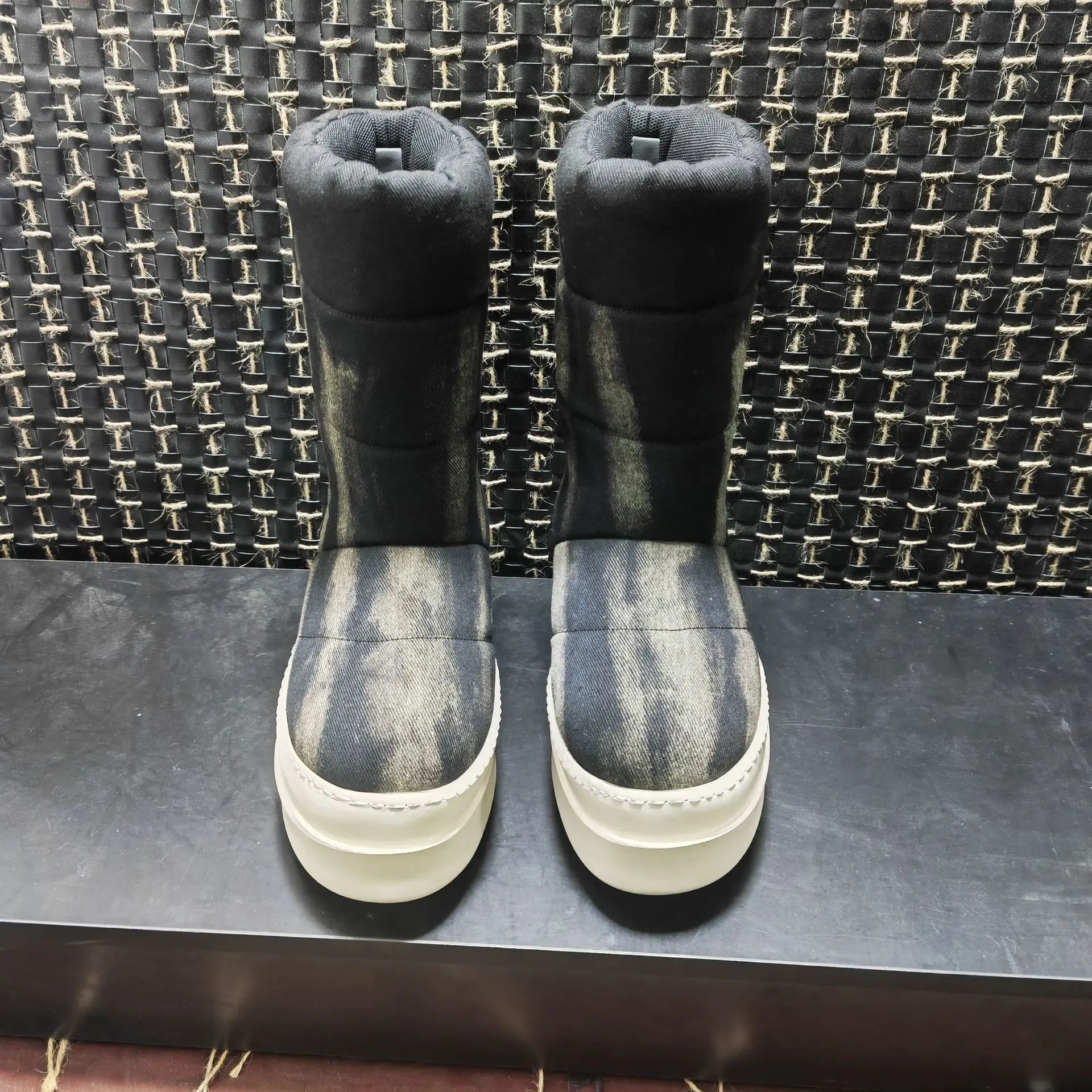 Men's and women's thick soled cotton boots, new fashionable and personalized thick cloth boots, warm midsole snow boots