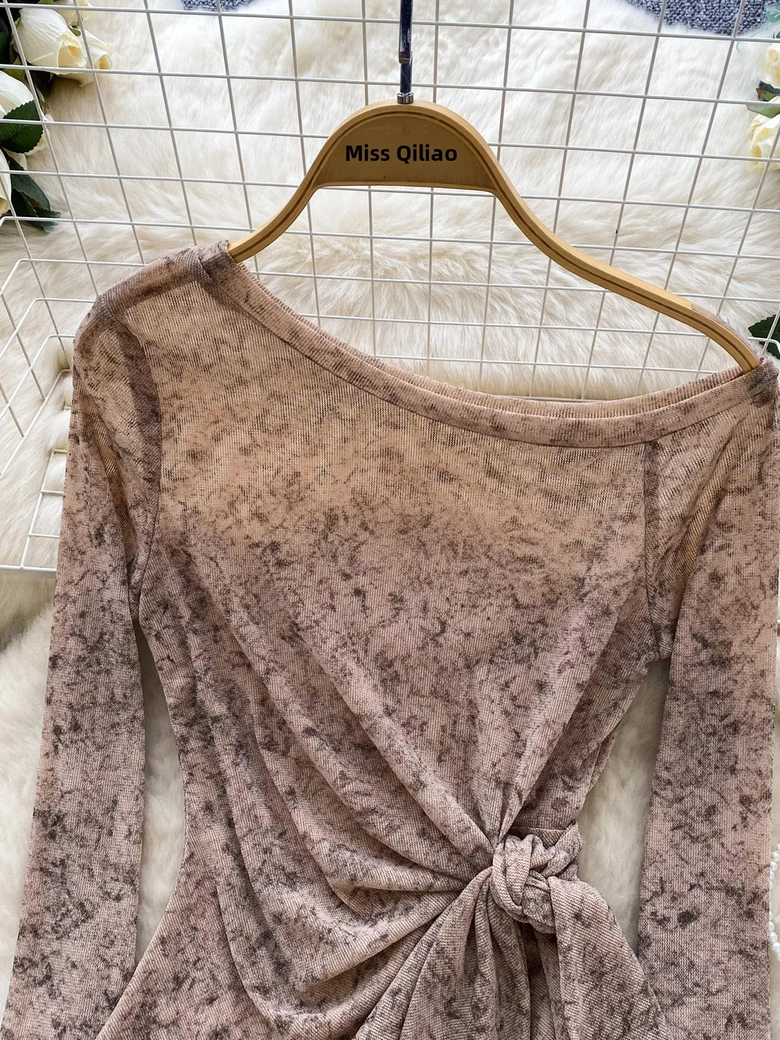 우아한 긴 소매 티셔츠 여성용 순수한 매력 매혹적인 소녀 레이스업 허리 디자인 한국 스타일 출퇴근용 브이넥 레귤러 핏 티셔츠