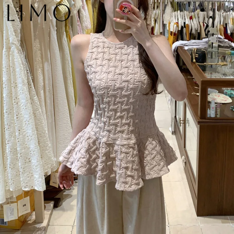 

LIMO 2025 Trendy Lace Trim Sleeveless Vest Women Back Neck Button Puff Hem Slim Fit Casual Solid Color Summer Blouse