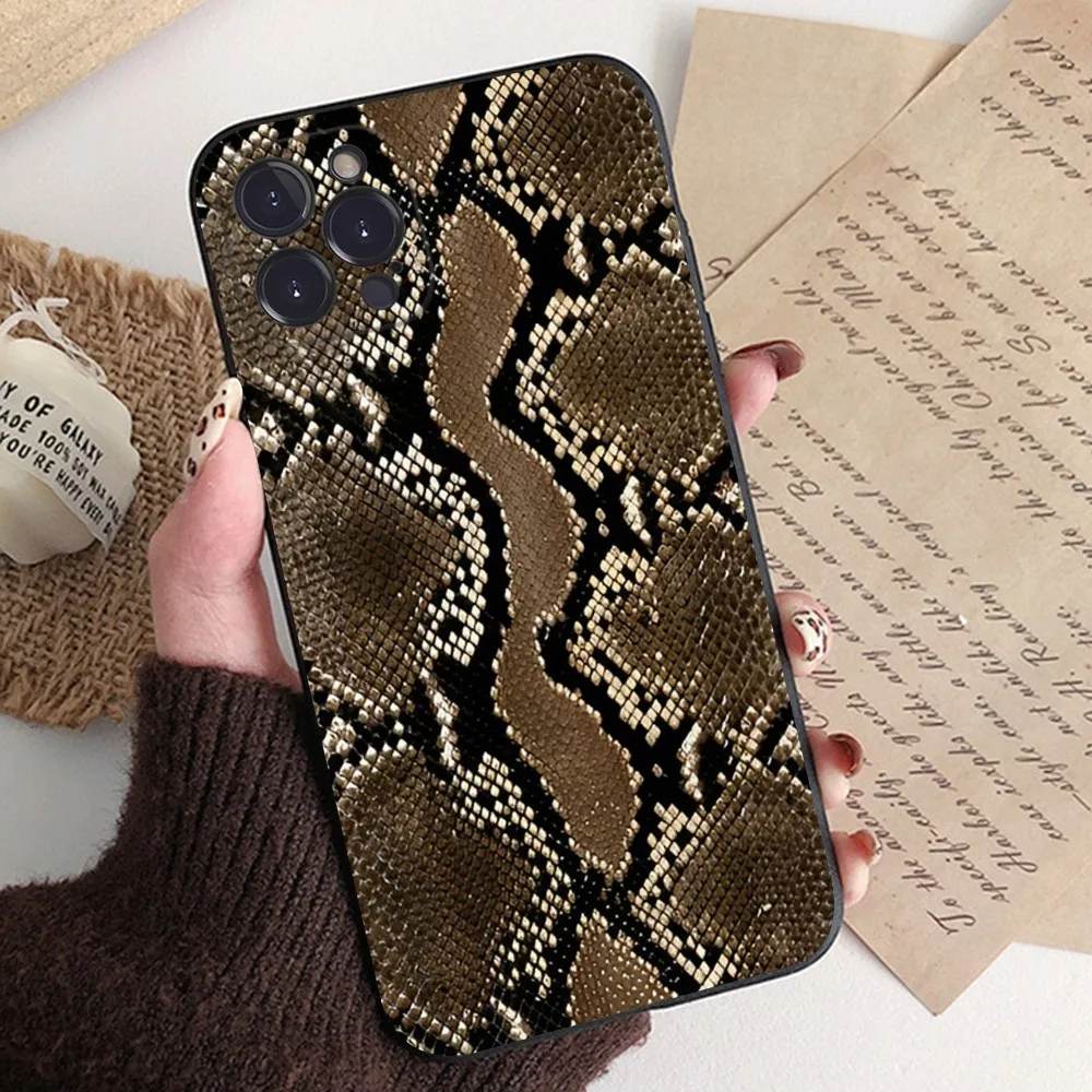 Snakes Skin Phone Case Silicone Soft for iphone 15 14 13 12 11 Pro Mini XS MAX 8 7 6 Plus X XS XR Cover