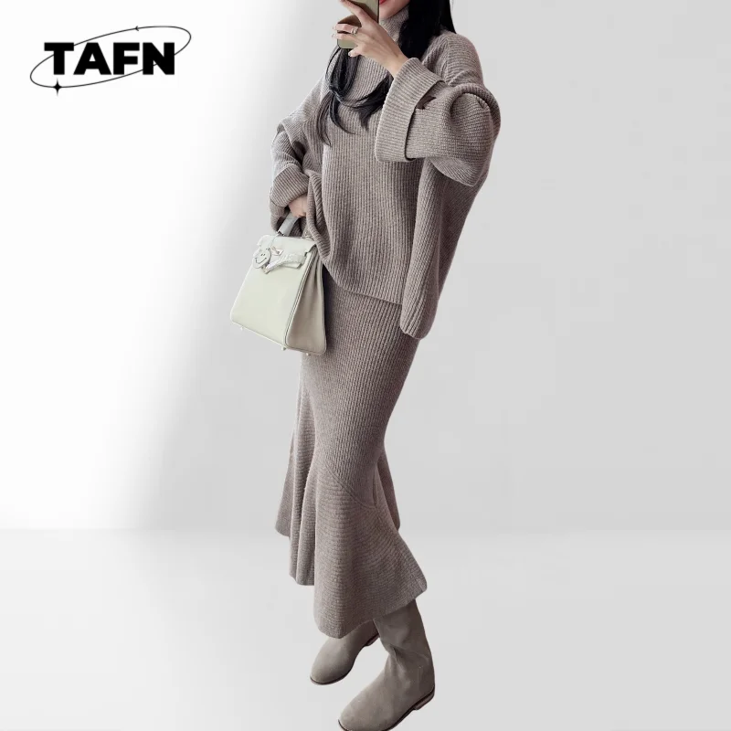 Casual Women's Skirt Set, Trendy and Comfortable for Warm Days Perfect for Everyday Outfits AK1212