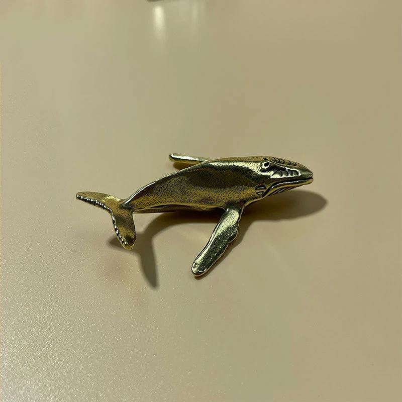 

Латунные фигурки кита, украшения, креативные ретро-украшения, морские животные, ремесленные статуи, чай, домашний декор для домашнего офиса для коллекции