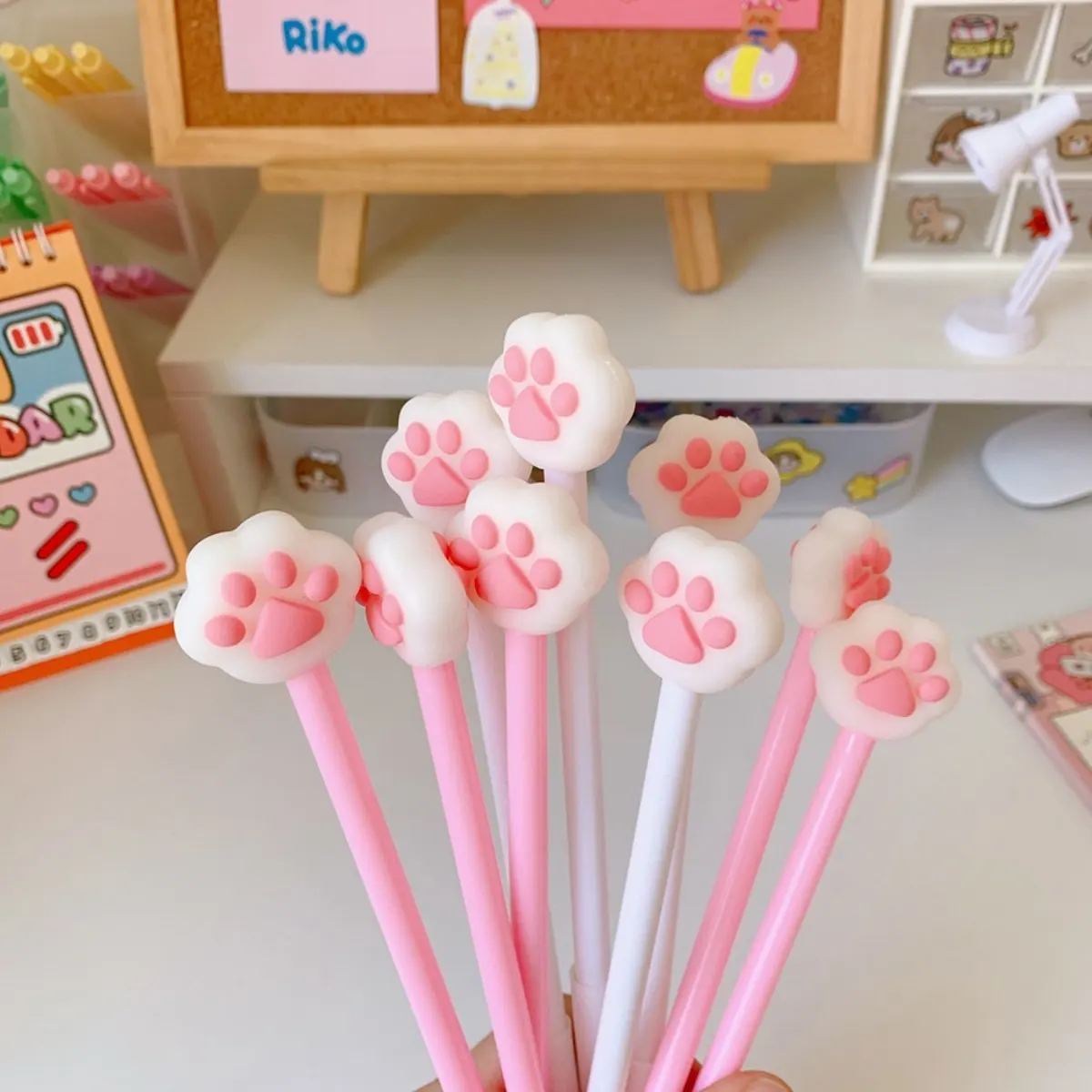 Ручка с кошачьими крапанами и надписью