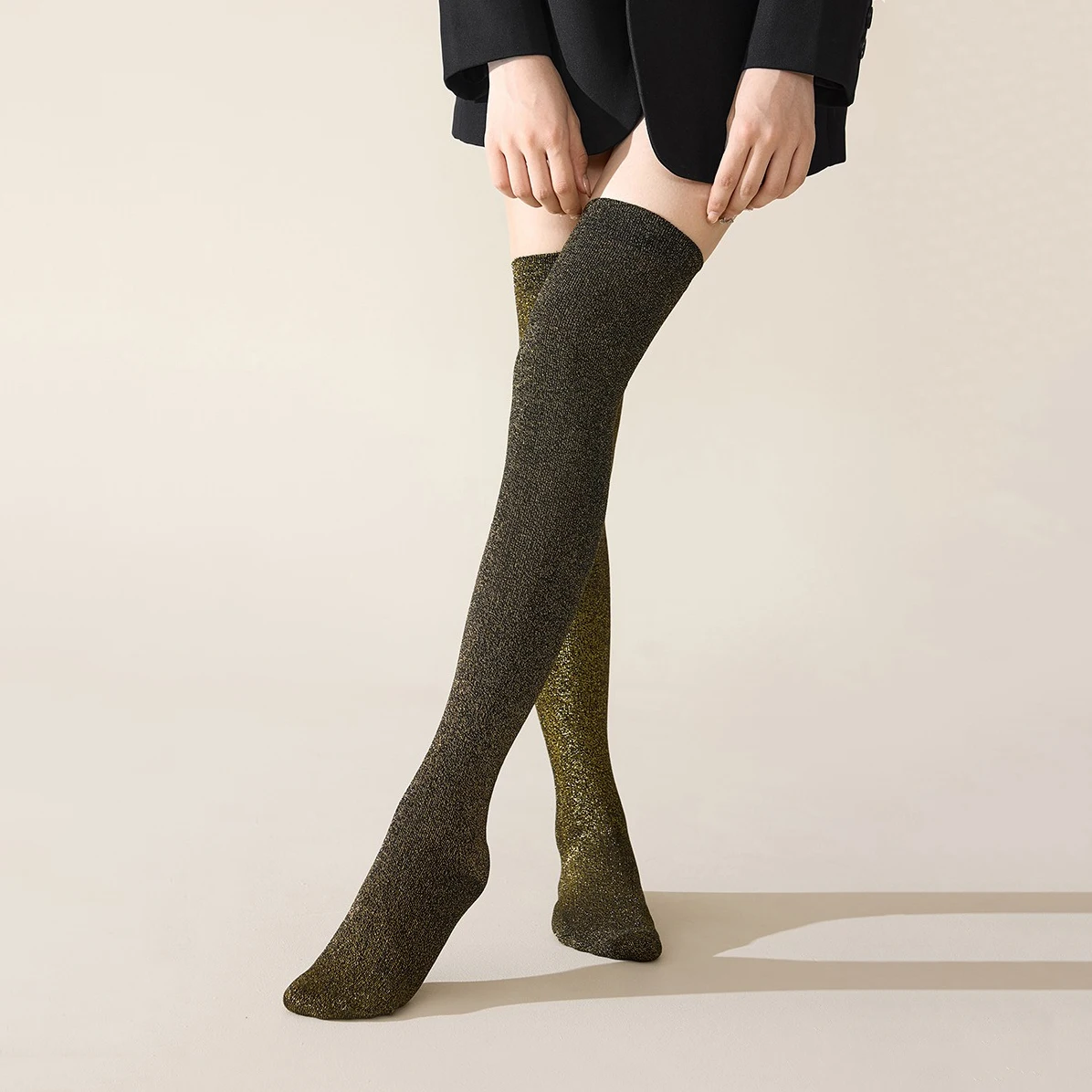 

ZHUOHUA 1/5 Pairs Women's Novelty Glitter Thigh-high Socks Sparkly Metallic Casual Ladies Bright Retro Piles Knee High Yoga Sock
