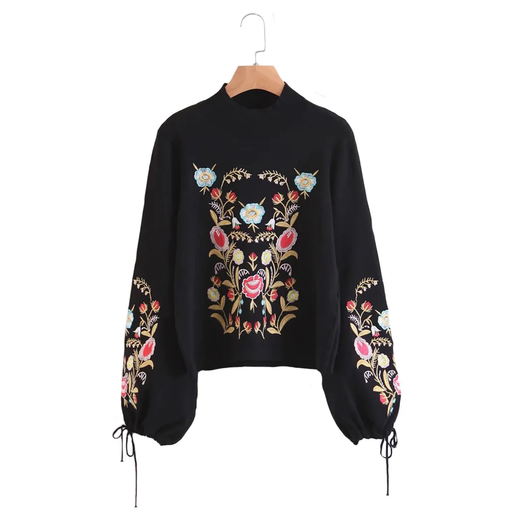 Nuove donne maglioni lavorati a maglia manica a farfalla Vintage nero ricamo floreale 2022 dolcevita Pullover bohémien Casual donna maglione