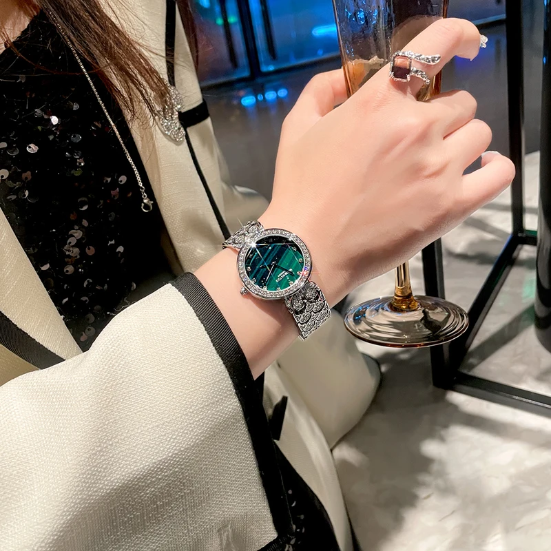 Hot Fashion Women Luxury Diamond Watches Bracelet Ladies Quartz Watch Emerald Womens Wristwatch Shiny Crystal Reloj Mujer