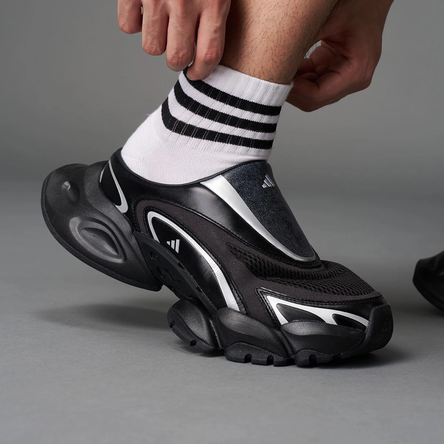 

Adidas genuine XLG RUNNER MULE Unisex Casual Mule Shoes KJ9047