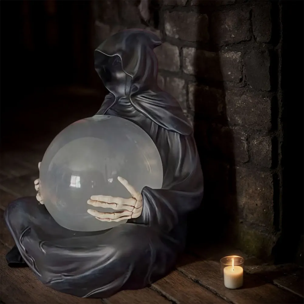 USB-LED-Halloween-Dekoration, Sensenmann-Statue mit schwebender Fledermaus, Kunstharz, der Todesgottes Kristallkugel, gruselige Skulptur, Ornamente