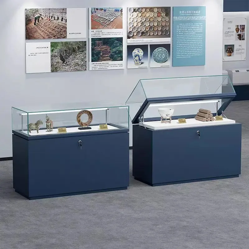 

Музейный витринный шкаф на заказ с подсветкой и лаковым покрытием для ювелирных изделий, антиквариата и культурных ценностей, стеклянный.