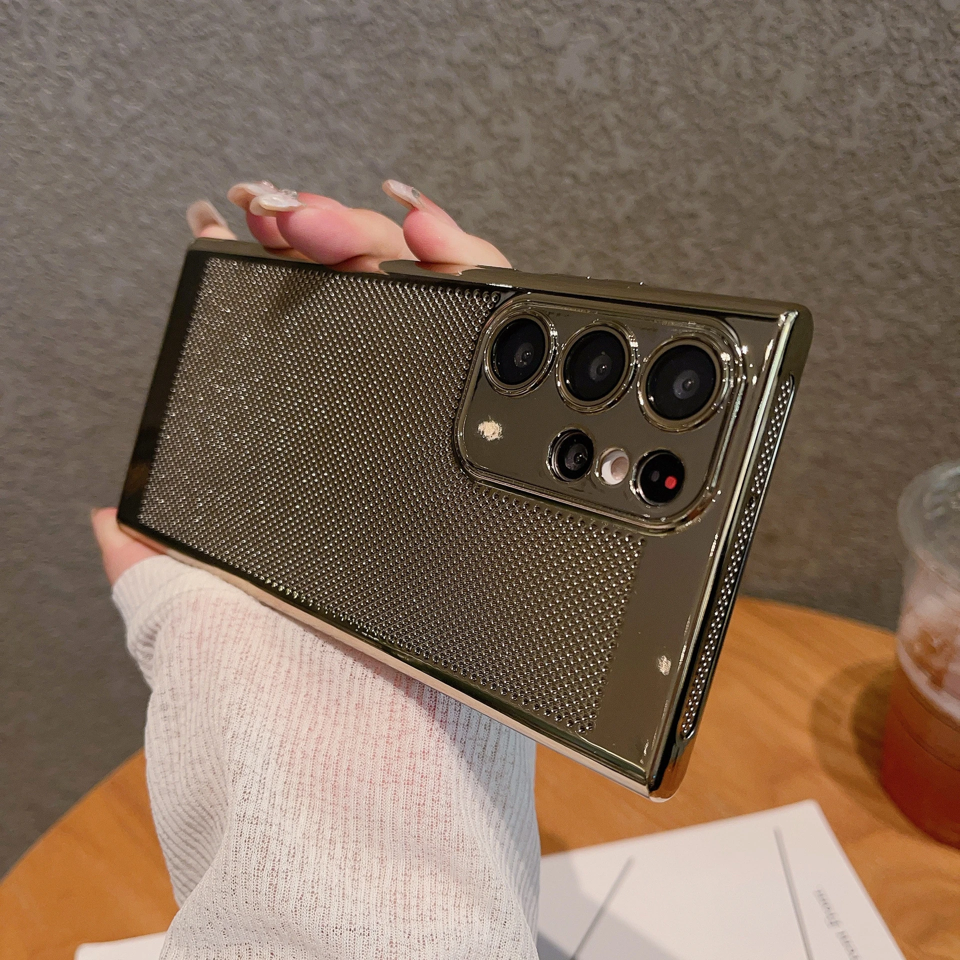 Дышащий чехол с сетчатой конст – обзор и цена Heat Dissipation Mesh Breathable Case