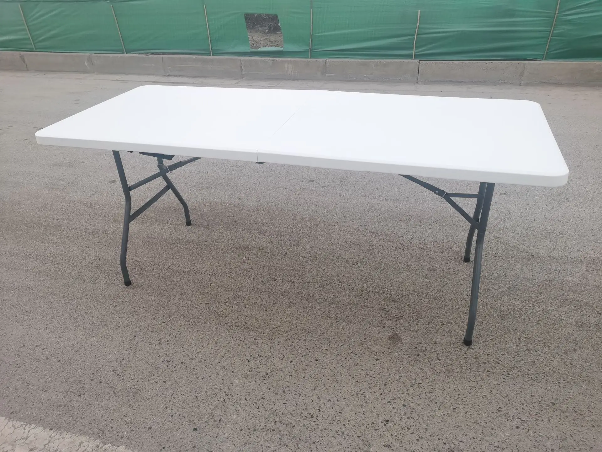 6FT White Outdoor Rectangular HDPE Plastic Folding Camping Table For Event