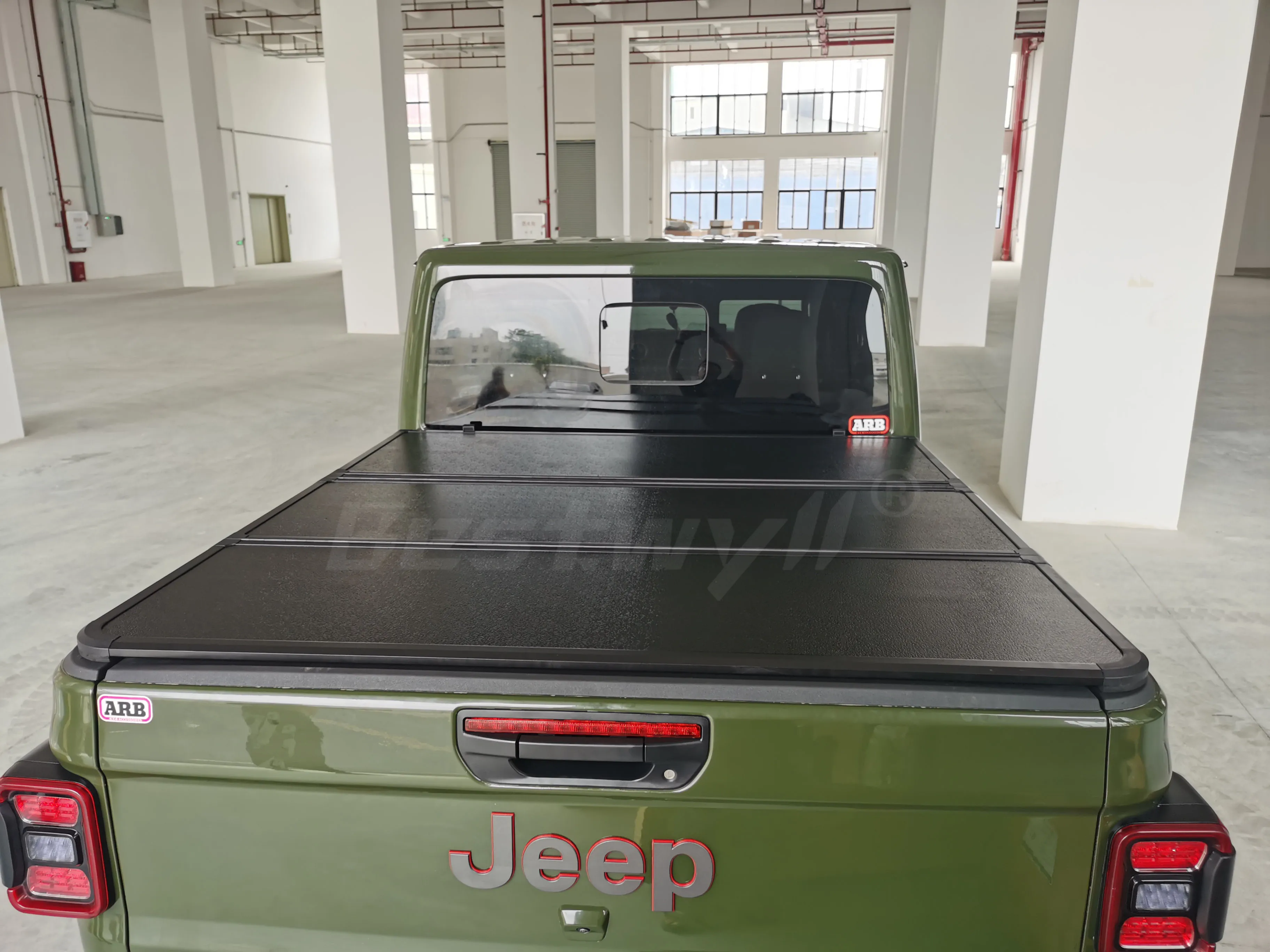Solid Aluminum Alloy Truck Bed Tri Fold Pickup Three Trifold Folding Tonneau Hard Tri-Fold Cover for Jeep Gladiator Z08