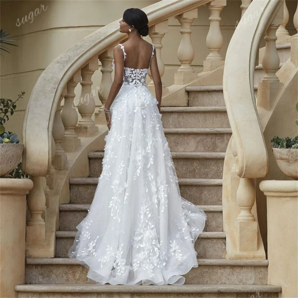 فساتين زفاف على شكل حرف V للعروس فستان زفاف سباغيتي مزين بالدانتيل وزر خلفي مصمم فساتين الزفاف سويب تراين