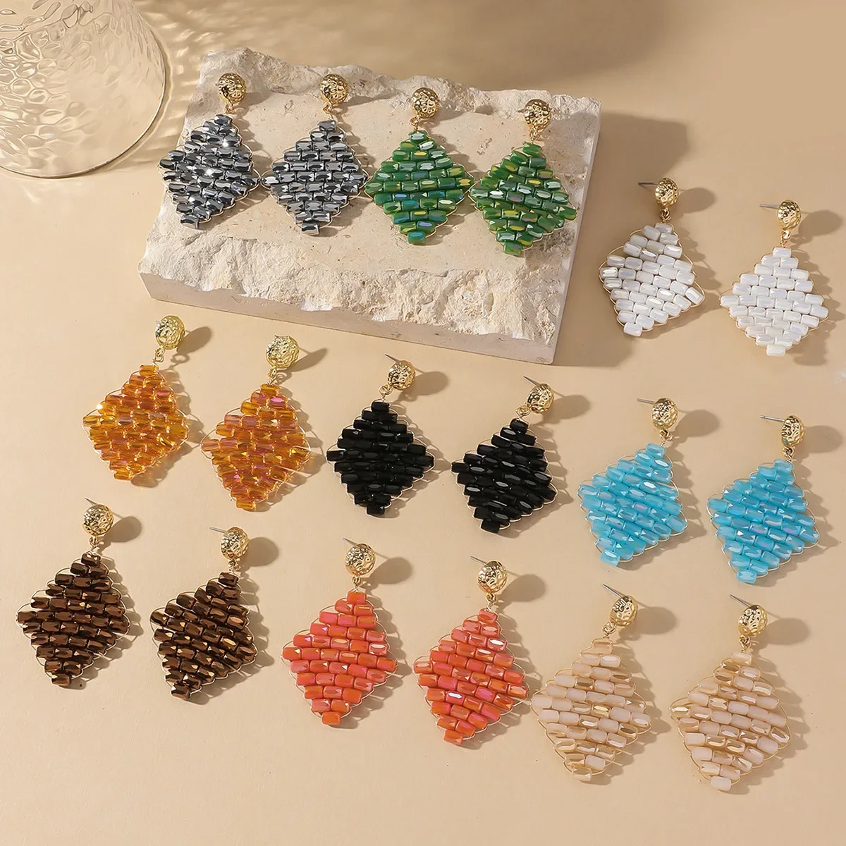 

ZGMXR Rice bead earrings Crystal Geometry Bohemia Creativity Pattern Hand weaving Alloy Female Fashion Simple Beaded earrings