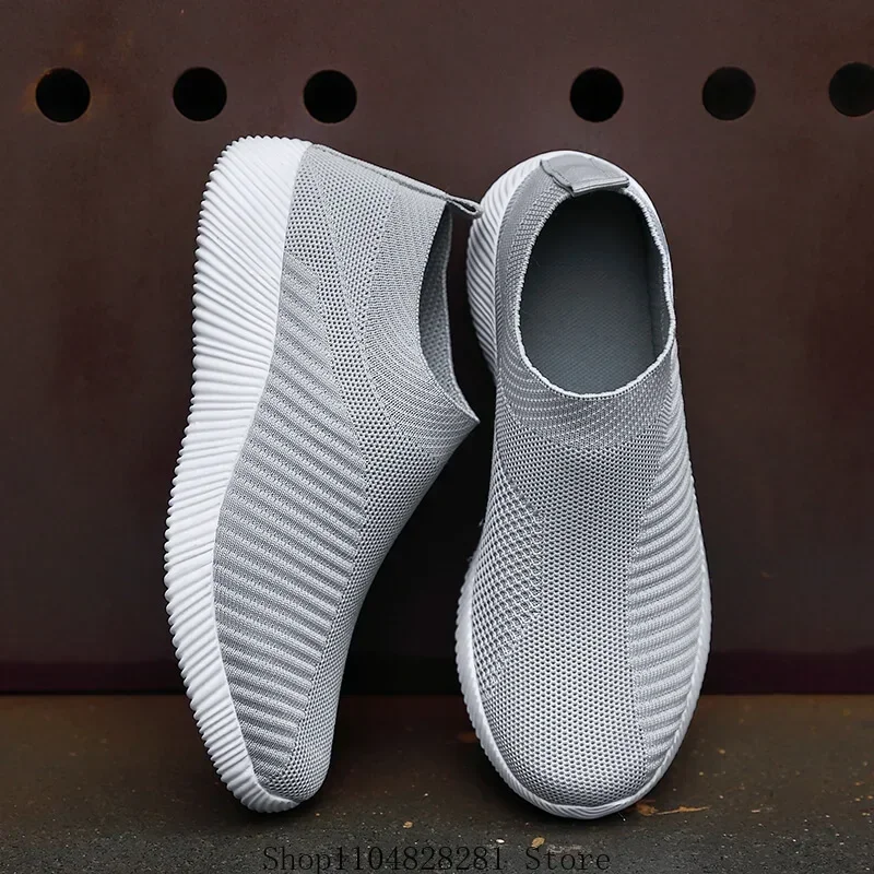 النساء أحذية مفلكنة عالية الجودة النساء أحذية رياضية الانزلاق على أحذية مسطحة النساء المتسكعون حجم كبير 42 المشي شقة