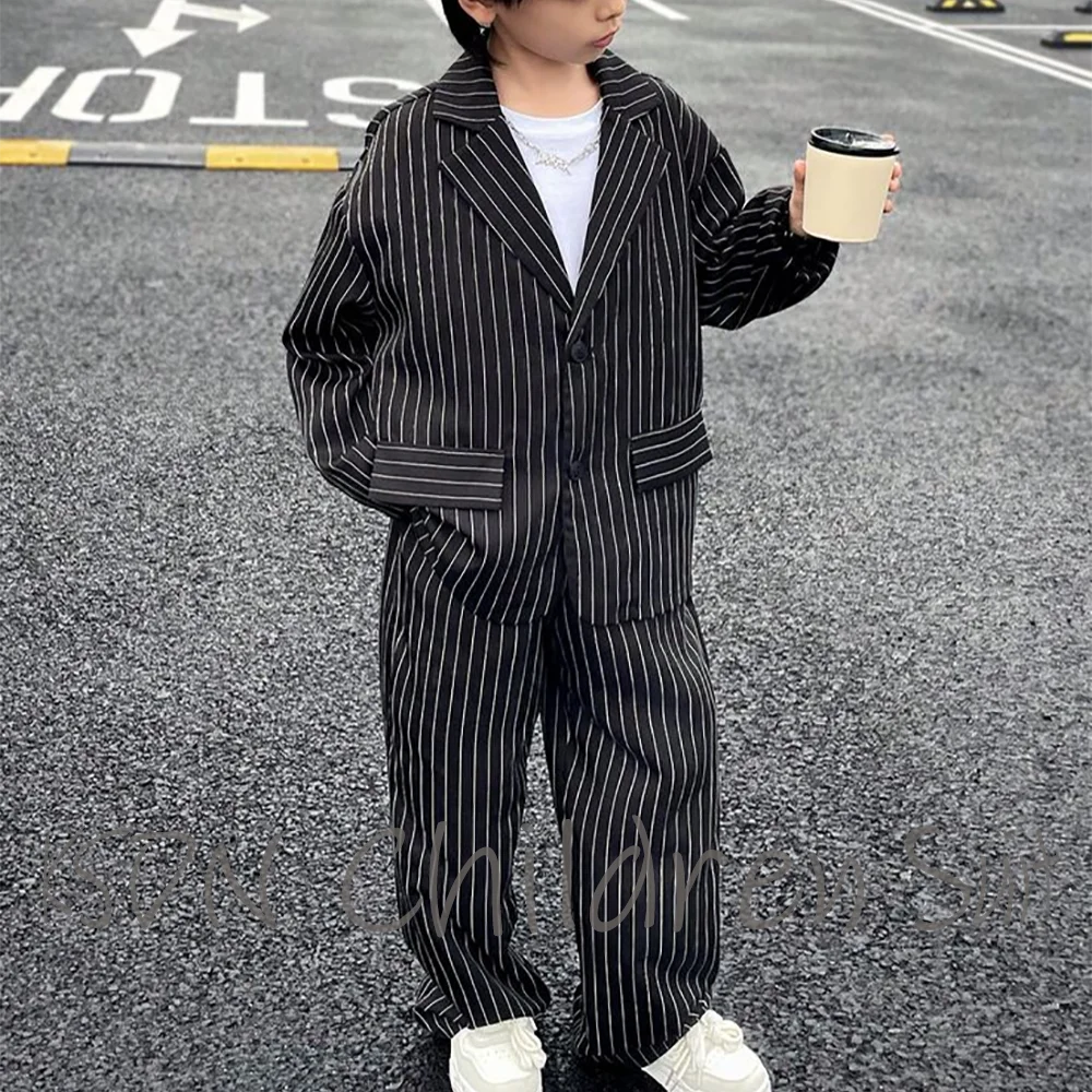 

Черный полосатый костюм для мальчика, детская одежда, классический однобортный свободный крой, комплект из 2 предметов, куртка, брюки, повседневный повседневный детский комплект