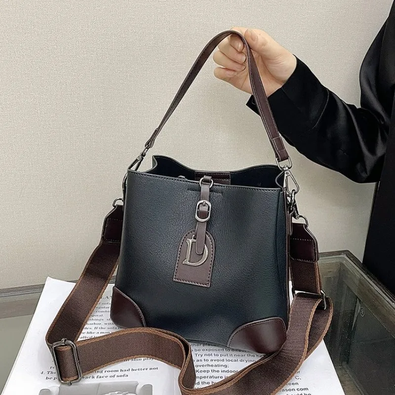 

Casual Tote Bag For Women Large Capacity Shoulder Bag Shopping Bag For Ladies Daily Use Work And Beach